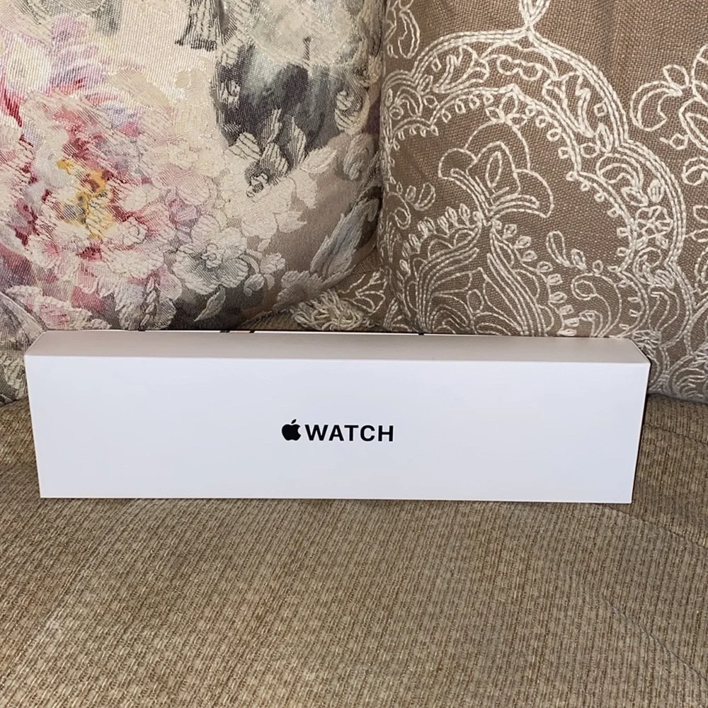 🩶🖤🩶NWT Apple iWatch SE (1st Gen.) Space Grey Aluminum Case Midnight Sport